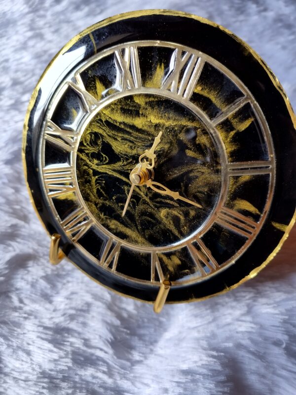 Table Clock in Elegant Black - Image 2