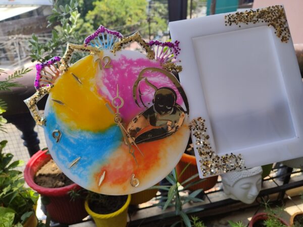 Clock with Frame