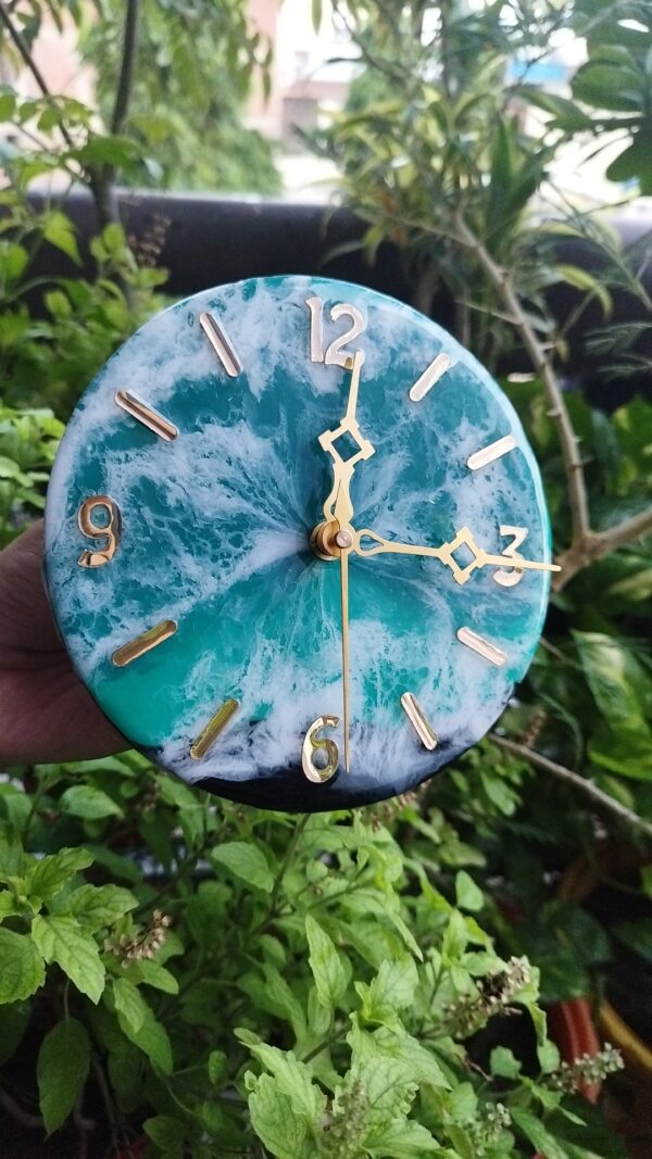 Round Resin Wall Clock - Image 2