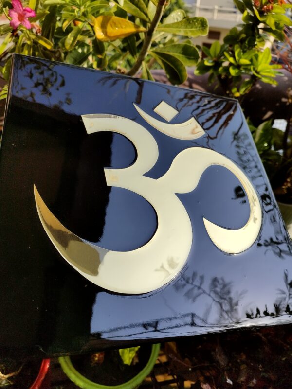 Spiritual Wall Decor in Resin - Image 2