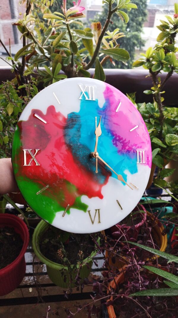 Round Resin Wall Clock