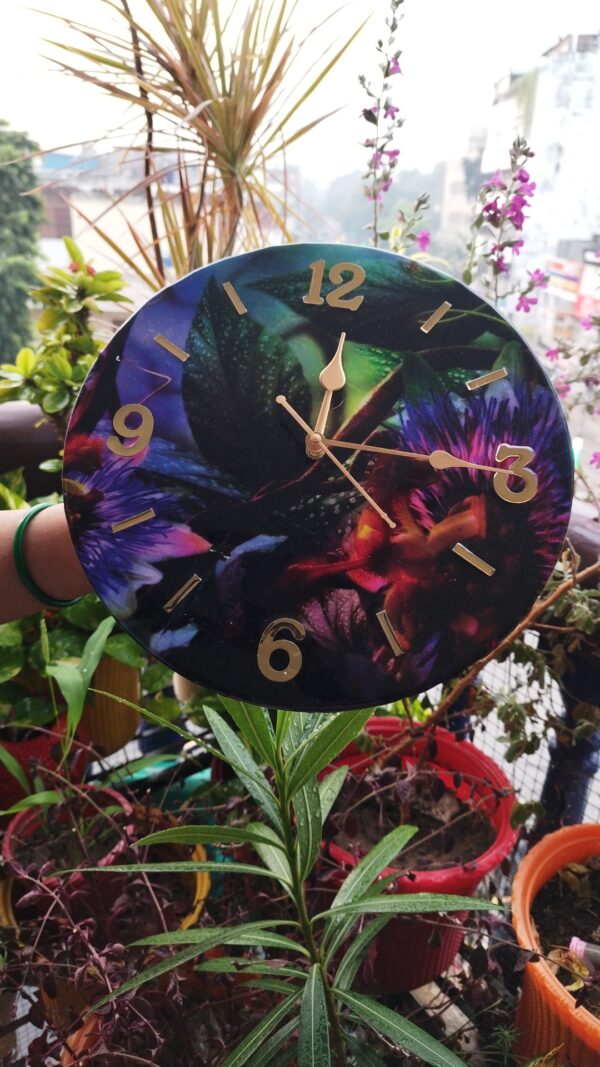 Round Resin Wall Clock
