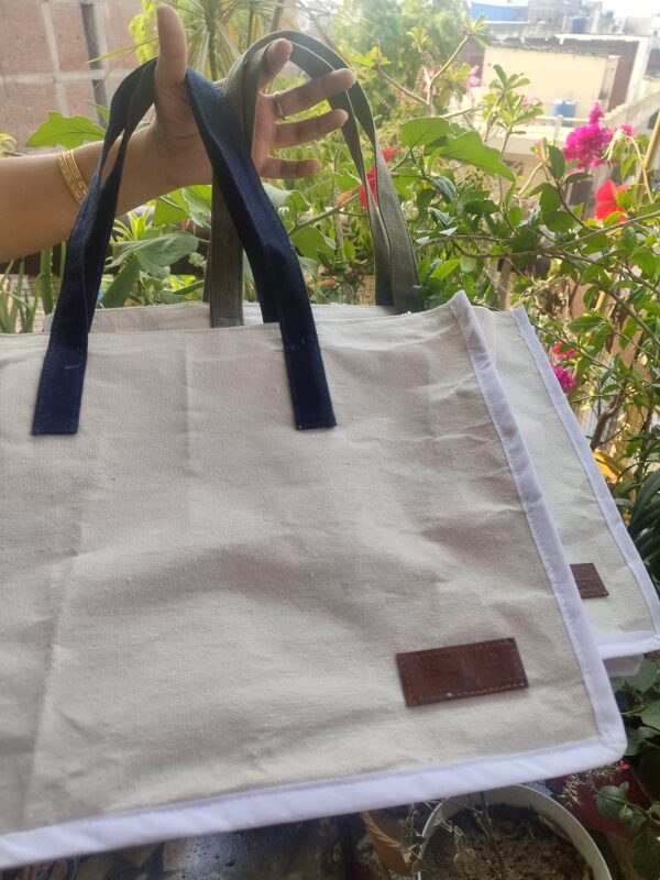 Tote Bag with Zip and Inner Pocket