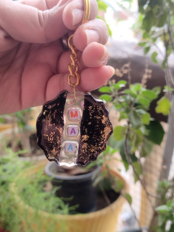 Black Resin Key Chain - Image 2