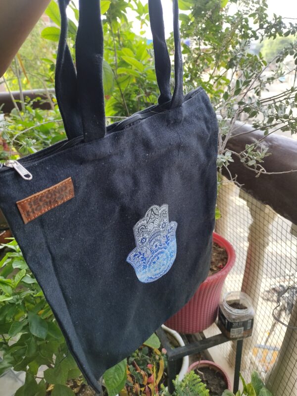 Tote Your Style, Lightly - Image 4