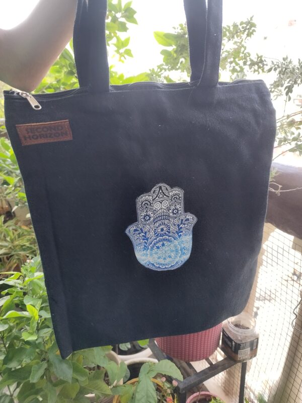 Tote Your Style, Lightly