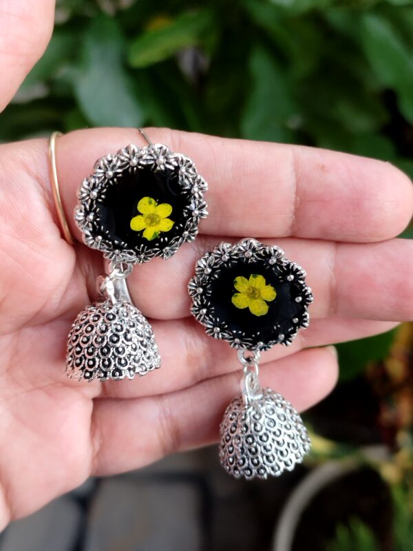Lightweight Glam, Resin Charm - Image 4