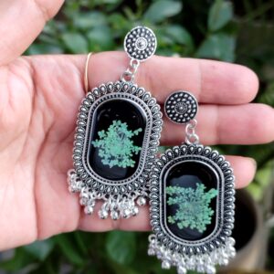 Lightweight Glam, Resin Charm