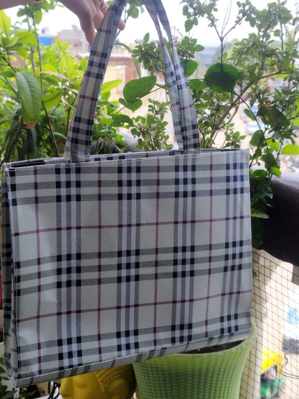 Trendy Handbags - Image 3