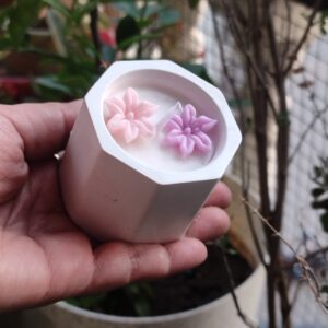 Petal Glow Mini Candle