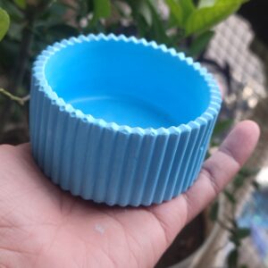 Ripple Rim Concrete Pot